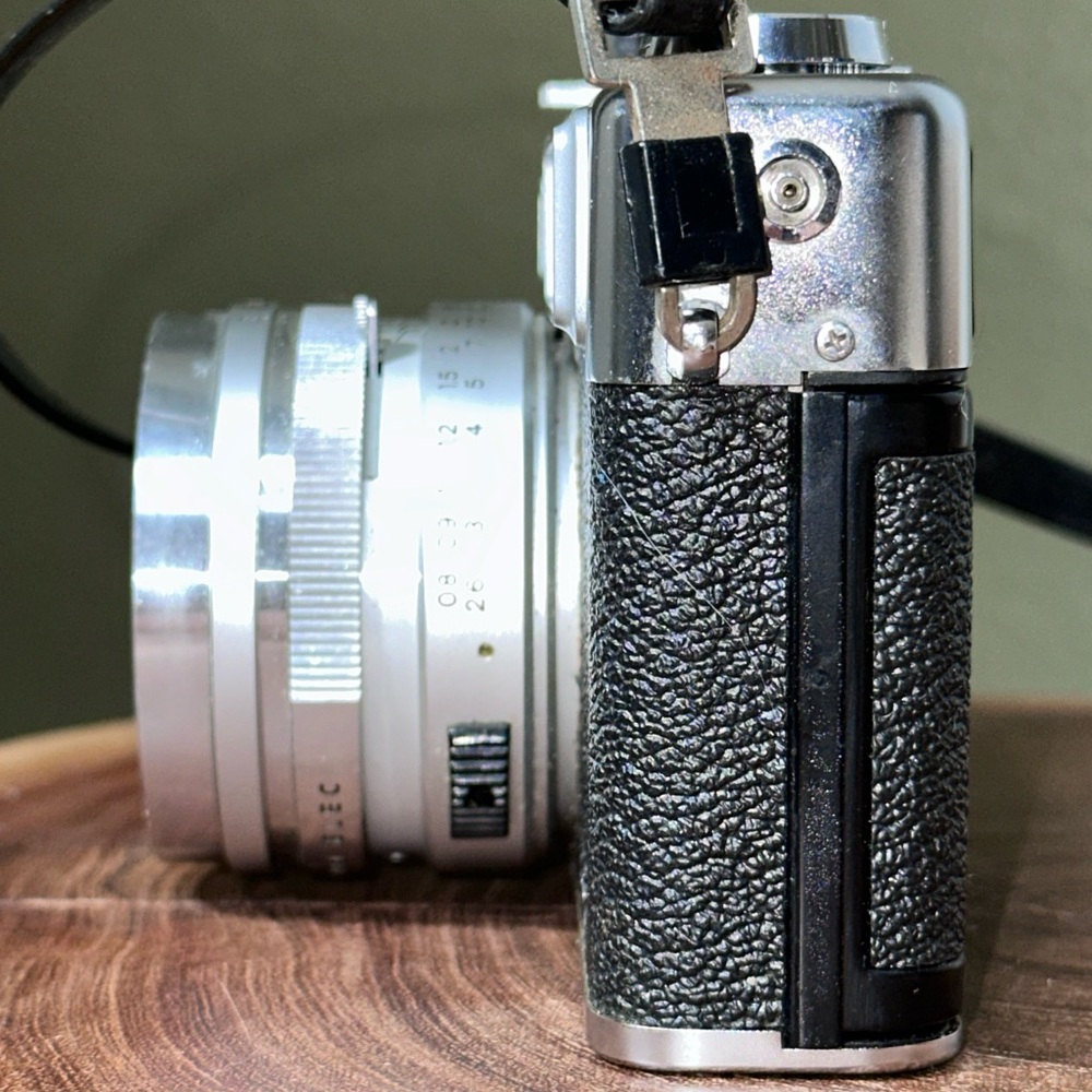 YASHICA Electro 35 Rangefinder + Original Manual & Case - Picture 8 of 16